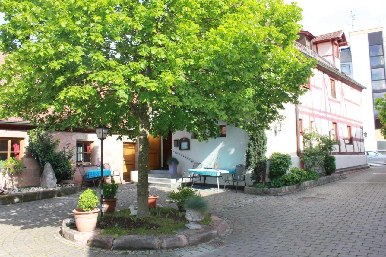 Hotel Zur Friedenslinde Нюрнберг Экстерьер фото